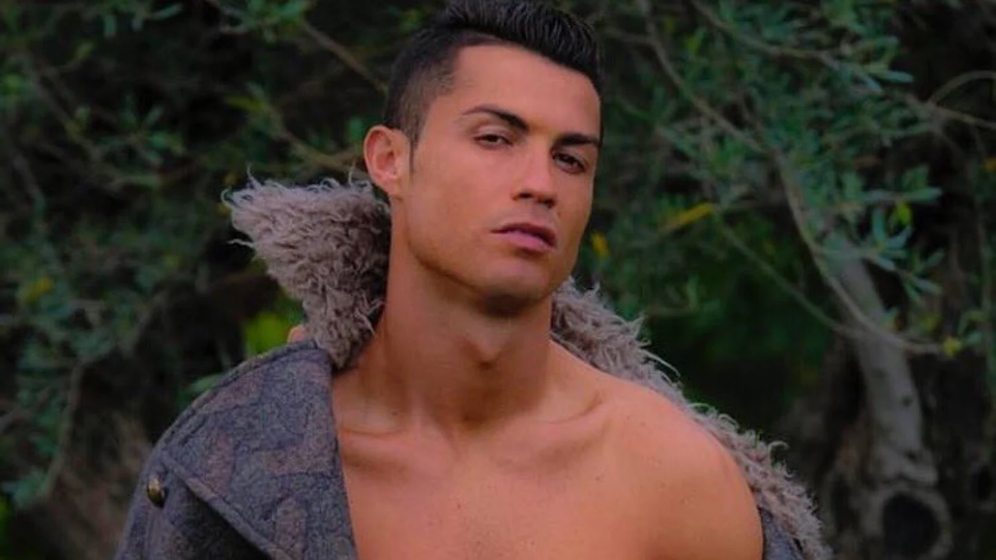 Cristiano, posando para una foto Cristiano, posando para una foto