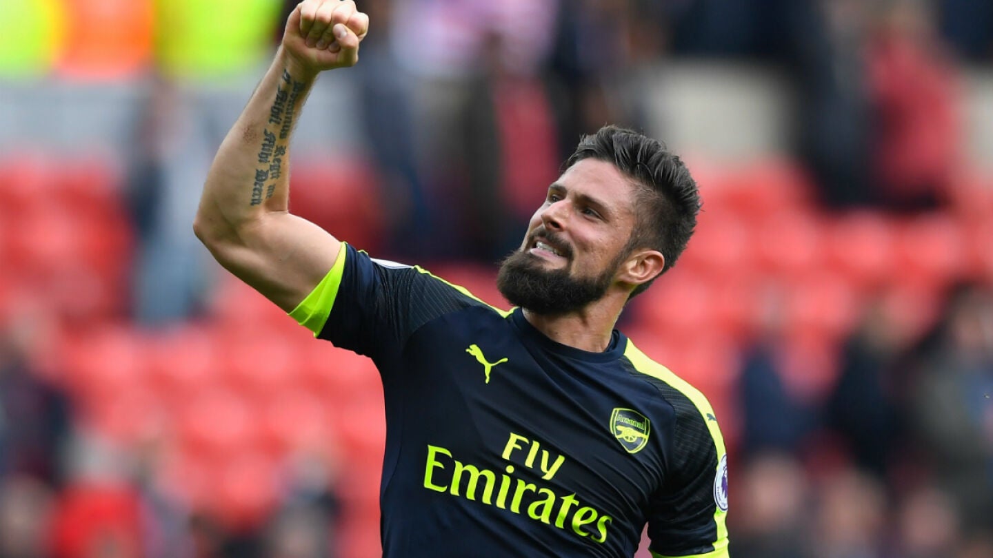 Giroud celebra un gol