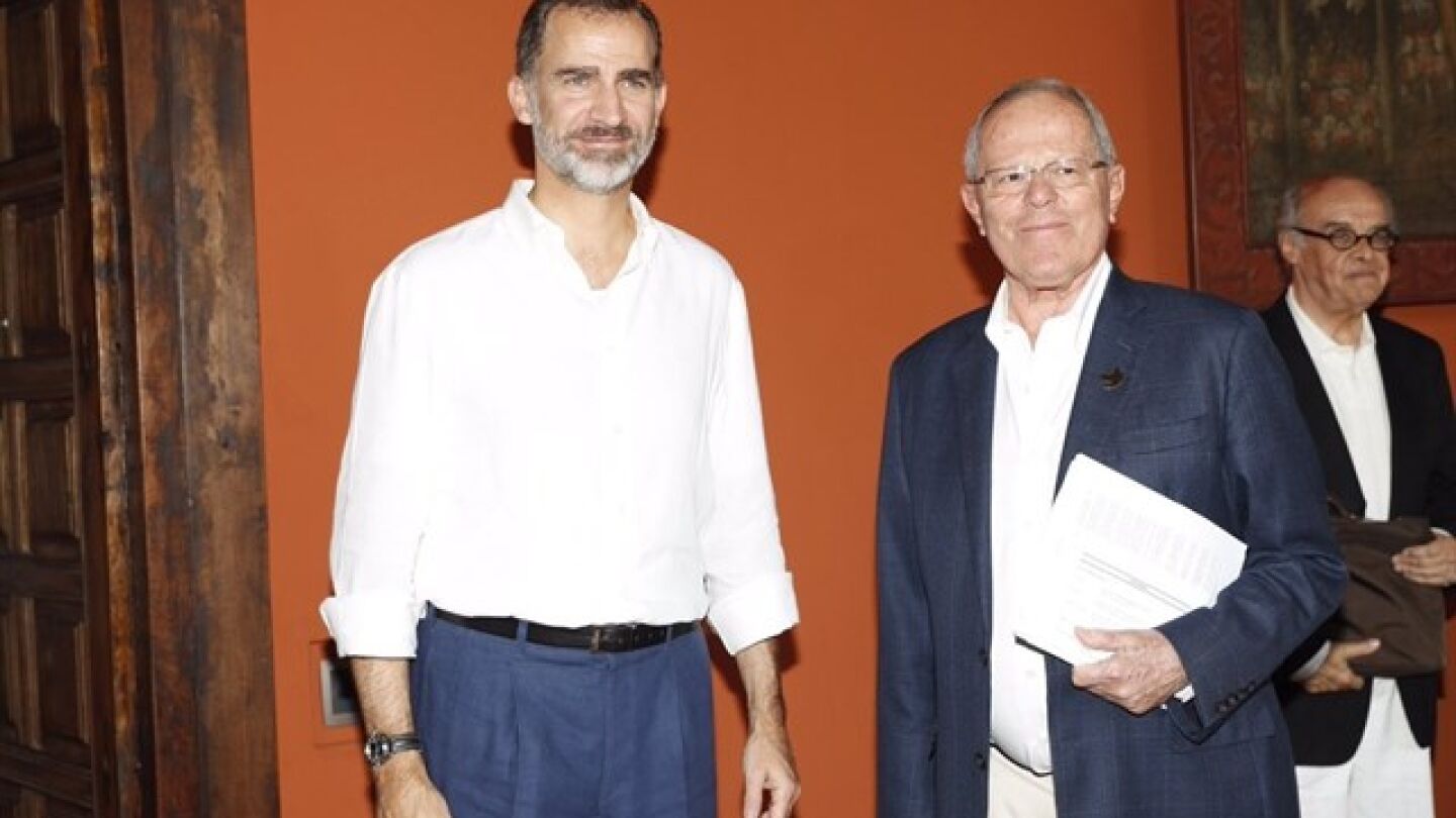 El rey Felipe VI junto al presidente de Per&uacute;, Pedo Kuczynski 