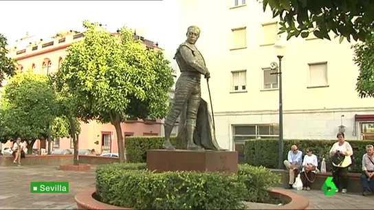 Frame 33.875862 de: La estatua de Curro Romero, el Camp Nou o el Peine de los Vientos, entre los sitios favoritos para depositar las cenizas de los muertos Frame 33.875862 de: La estatua de Curro Romero, el Camp Nou o el Peine de los Vientos, entre los sitios favoritos para depositar las cenizas de los muertos