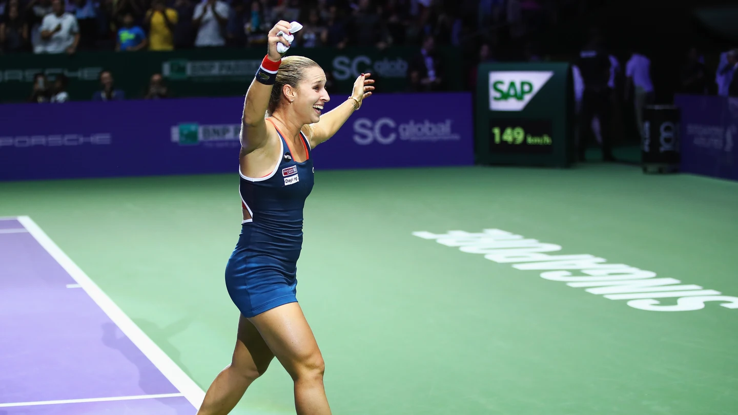 Cibulkova, celebrando la victoria en el Masters Cibulkova, celebrando la victoria en el Masters