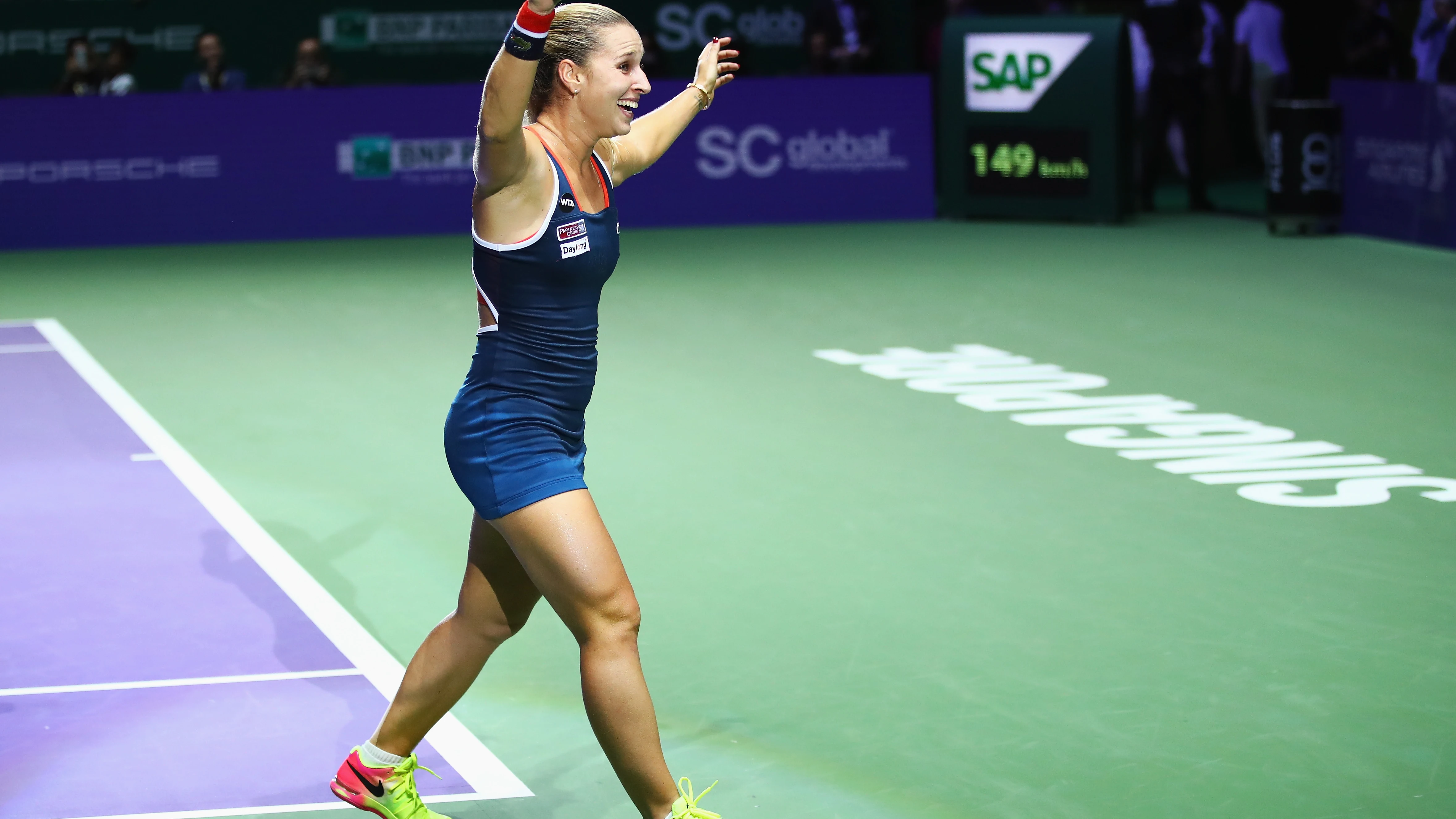 Cibulkova, celebrando la victoria en el Masters Cibulkova, celebrando la victoria en el Masters