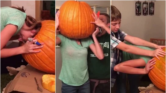 Una chica mete la cabeza en una calabaza y se queda atrapada Una chica mete la cabeza en una calabaza y se queda atrapada