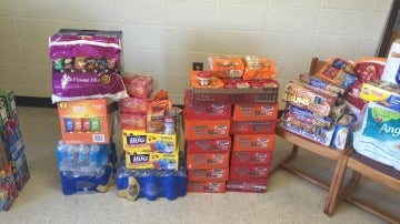 Alimentos recolectados para universitarios de Alabama 