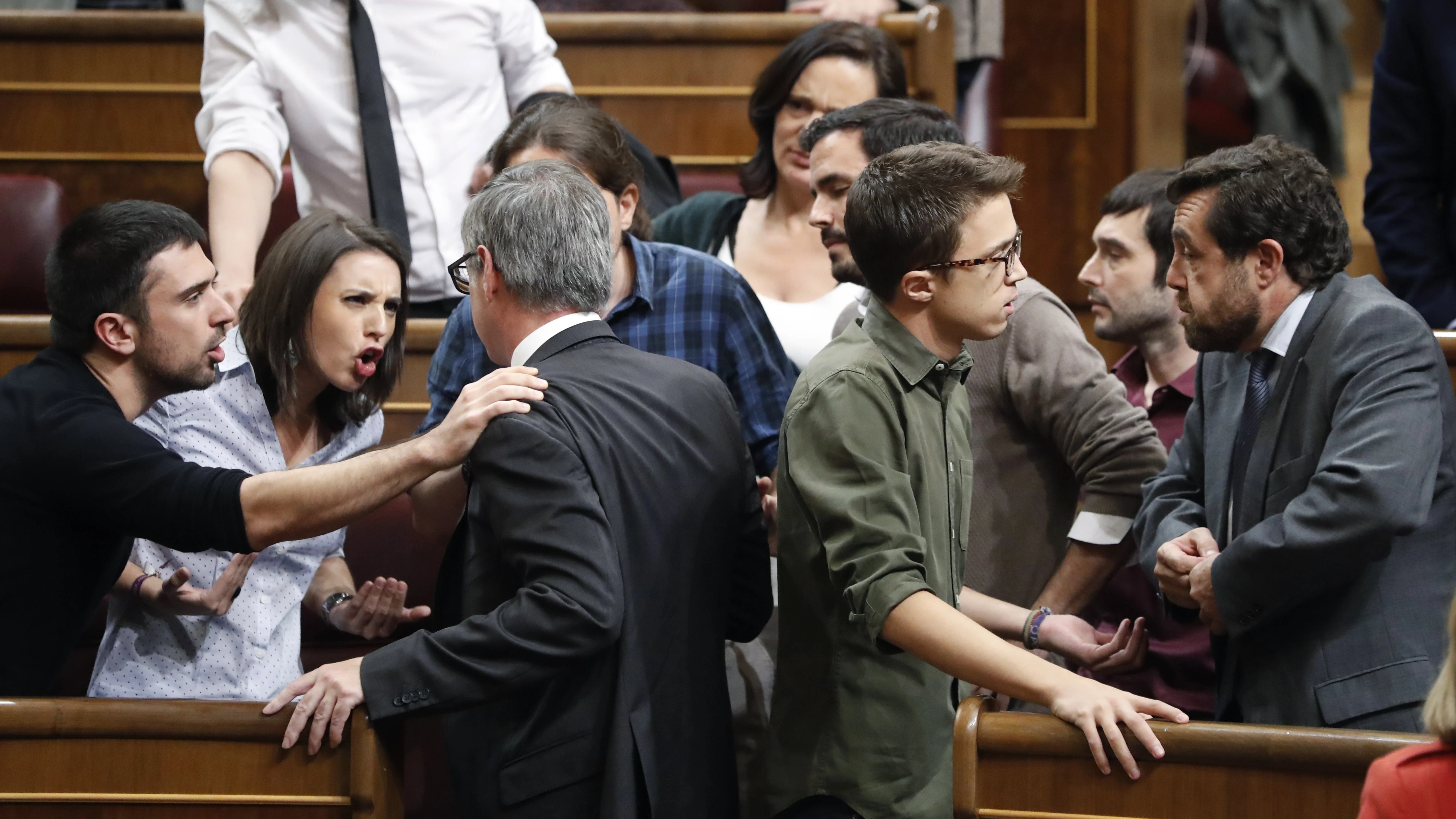 José Manuel Villegas discute con los miembros de Podemos