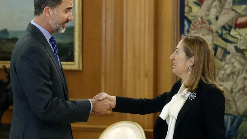 El Rey, junto a la presidenta del Congreso