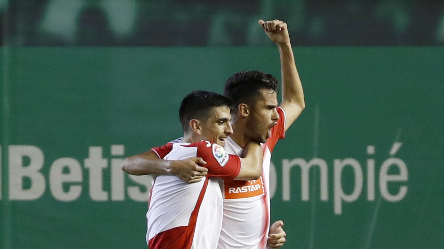 Diego Reyes celebra su gol contra el Betis