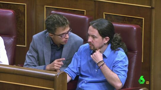 Frame 8.953206 de: &Iacute;ligo Errej&oacute;n se descubre ante Pablo Iglesias como un gran fan de Pok&eacute;mon Go en el Congreso de los Diputados