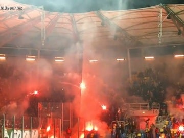 Batalla de bengalas en el fútbol polaco Batalla de bengalas en el fútbol polaco