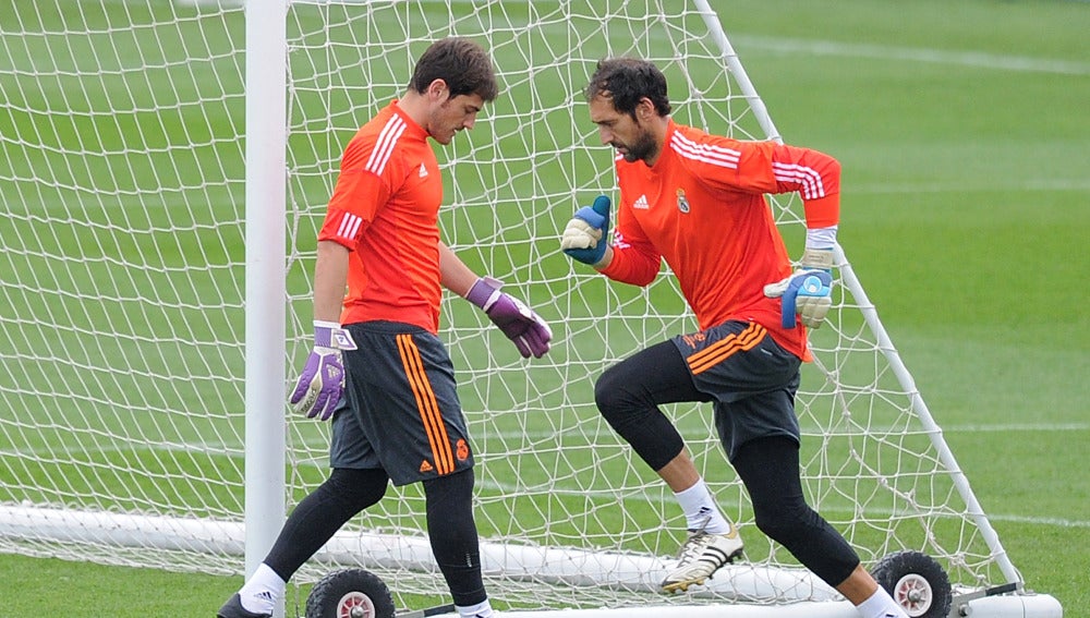 Casillas y Diego López, en su época en el Real Madrid
