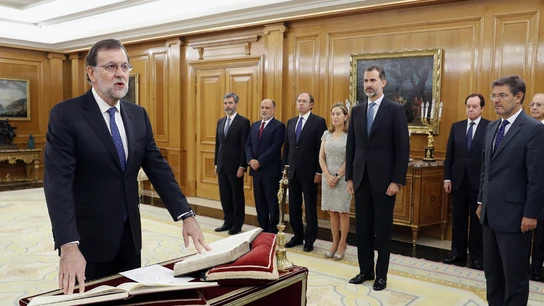 Rajoy jura su cargo como Presidente ante el rey Rajoy jura su cargo como Presidente ante el rey