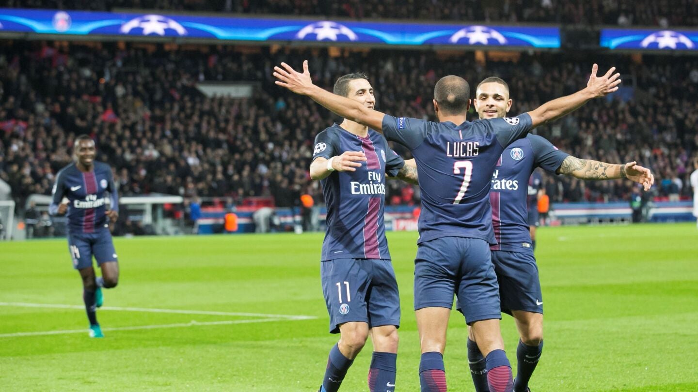 Los jugadores del PSG celebran un gol en el Parque de los Pr&iacute;ncipes