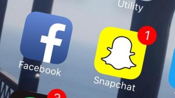 Facebook vs Snapchat