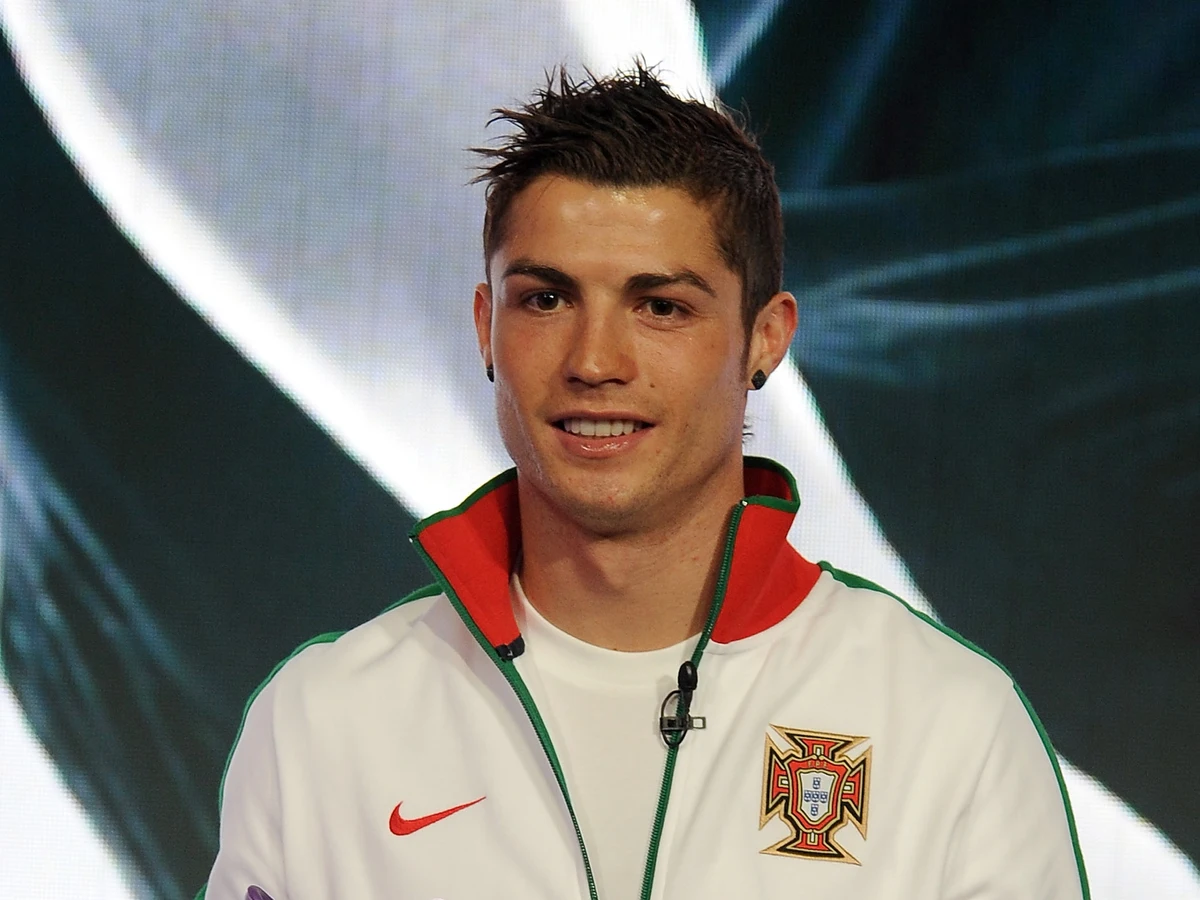 tornillo consumo Tantos Cristiano Ronaldo firma un contrato vitalicio con Nike