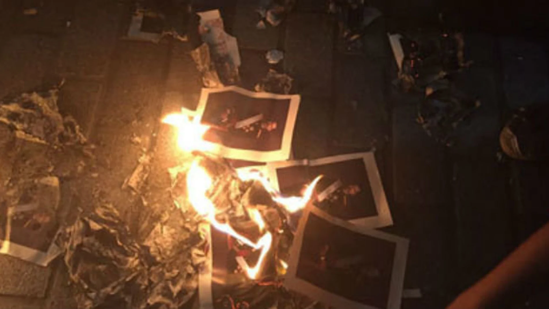 Fotos quemadas del Rey Felipe VI durante la Diada