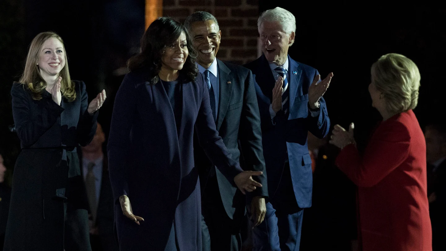 Los Obama apoyan a Hillary Clinton en su cierre de campaña Los Obama apoyan a Hillary Clinton en su cierre de campaña