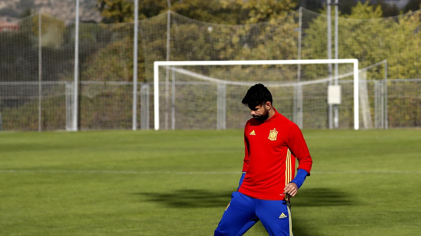 Diego Costa se entrena en solitario en Las Rozas Diego Costa se entrena en solitario en Las Rozas