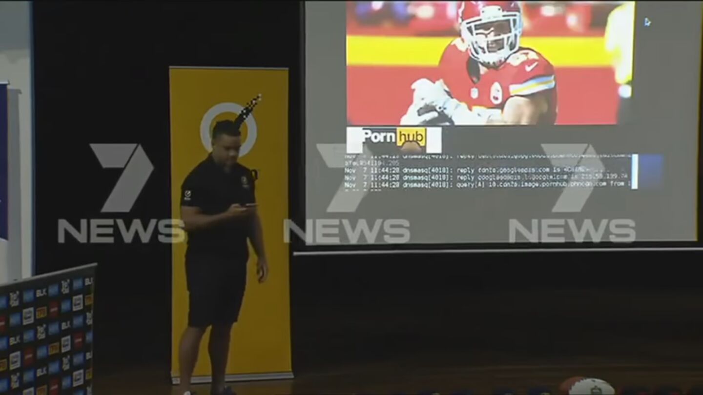 El jugador durante la charla