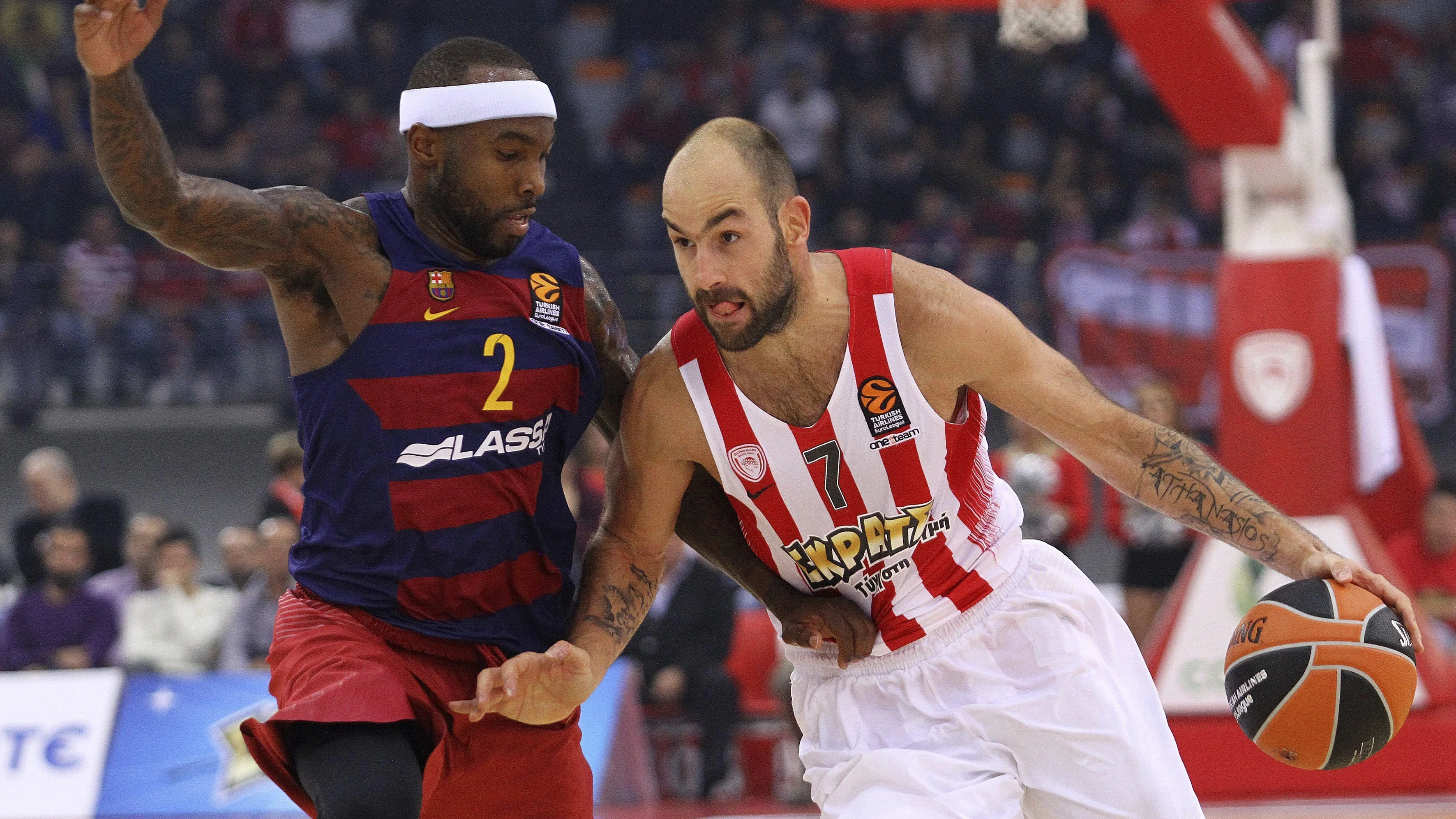 Spanoulis penetra a canasta ante la defensa de Rice