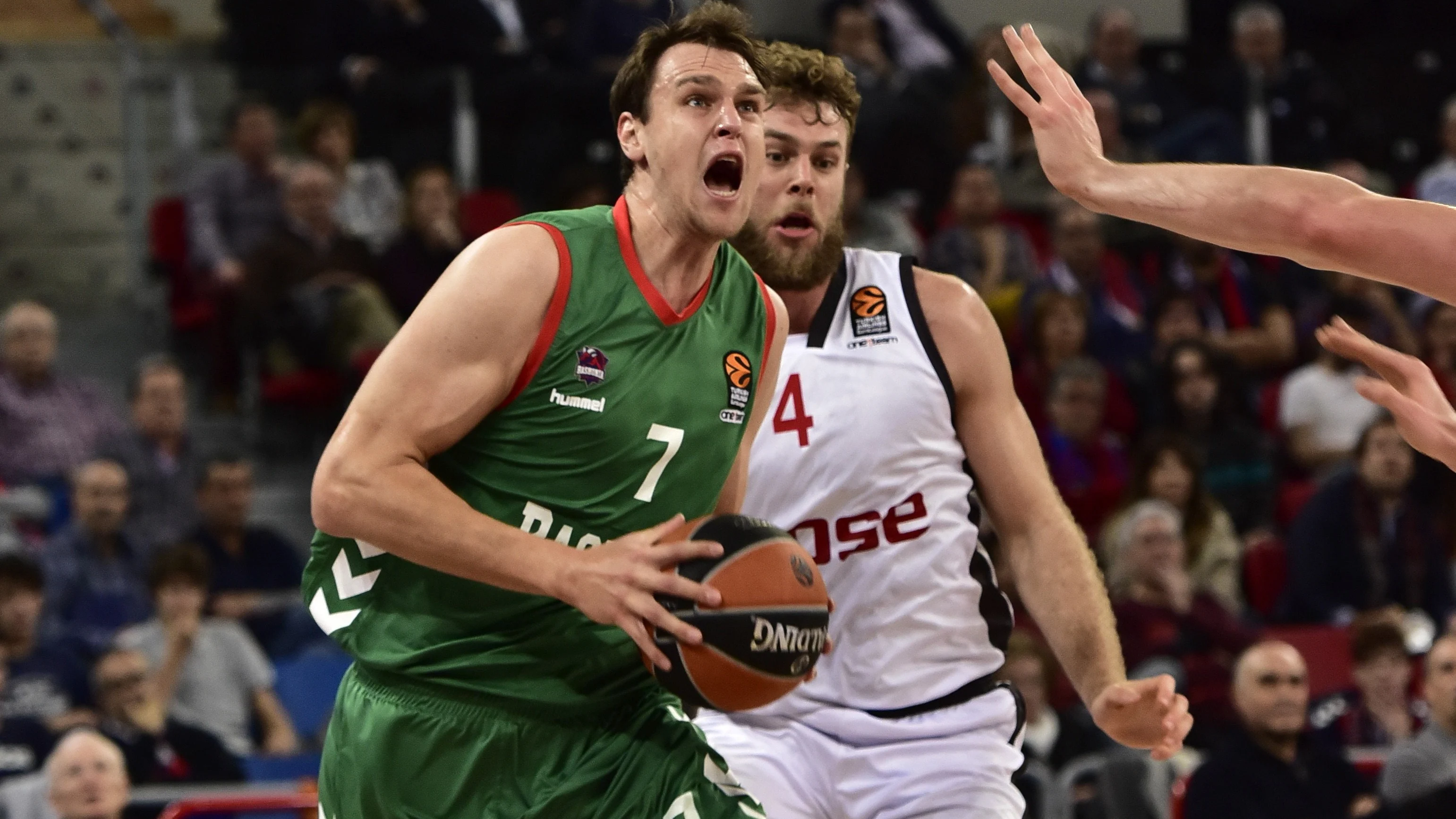 El p&iacute;vot alem&aacute;n del Baskonia Johannes Voigtmann 