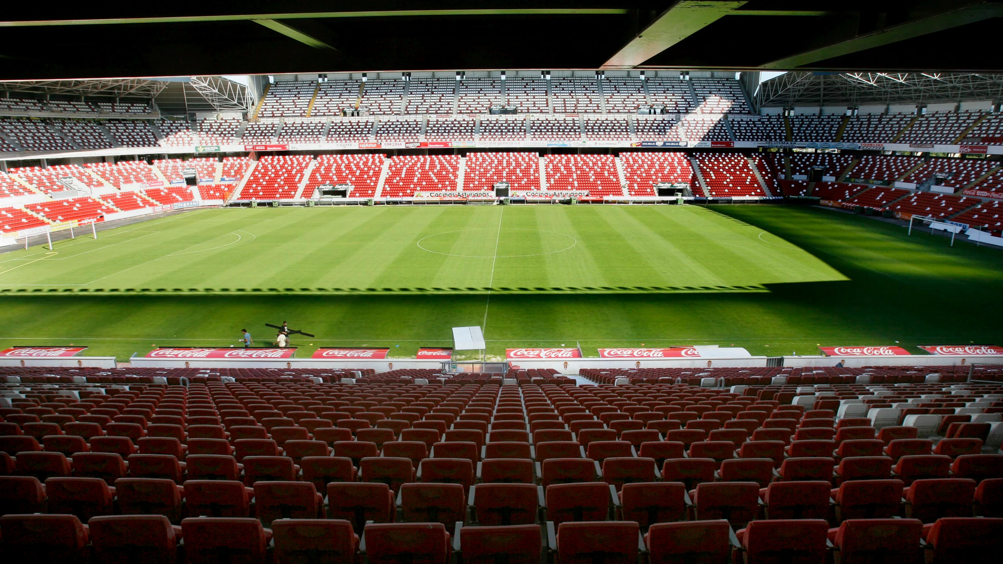 Estadio gijonés de fútbol, El Molinón