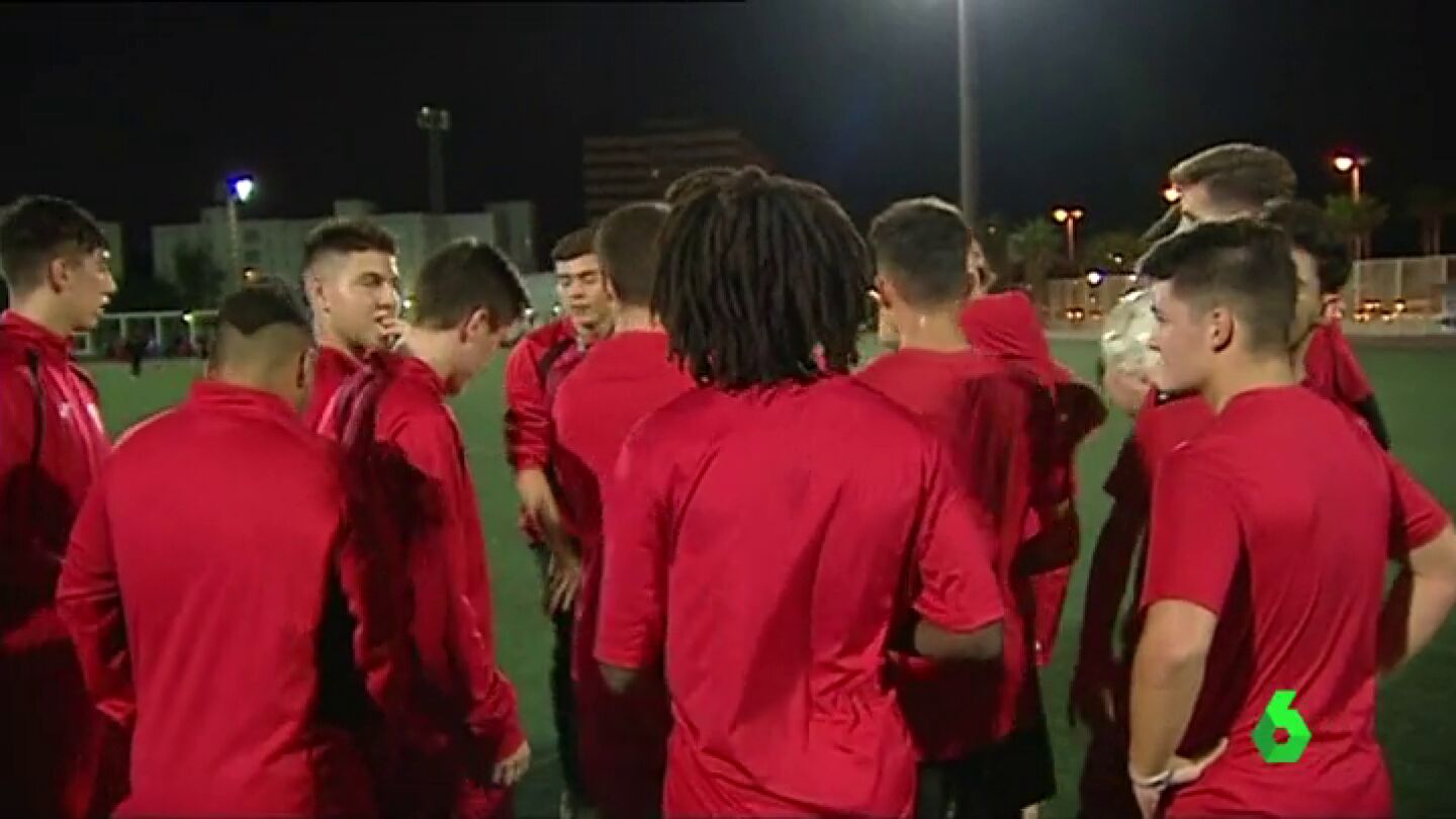 Frame 119.555837 de: El Ol&iacute;mpico de C&aacute;diz se planta ante los insultos racistas a Etienne