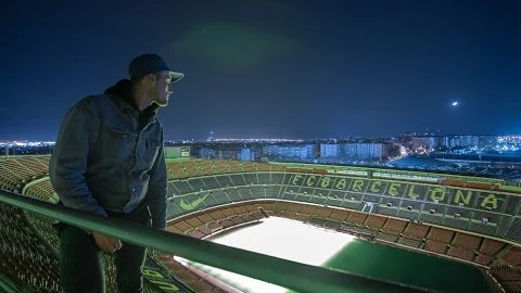 Escalan el Camp Nou