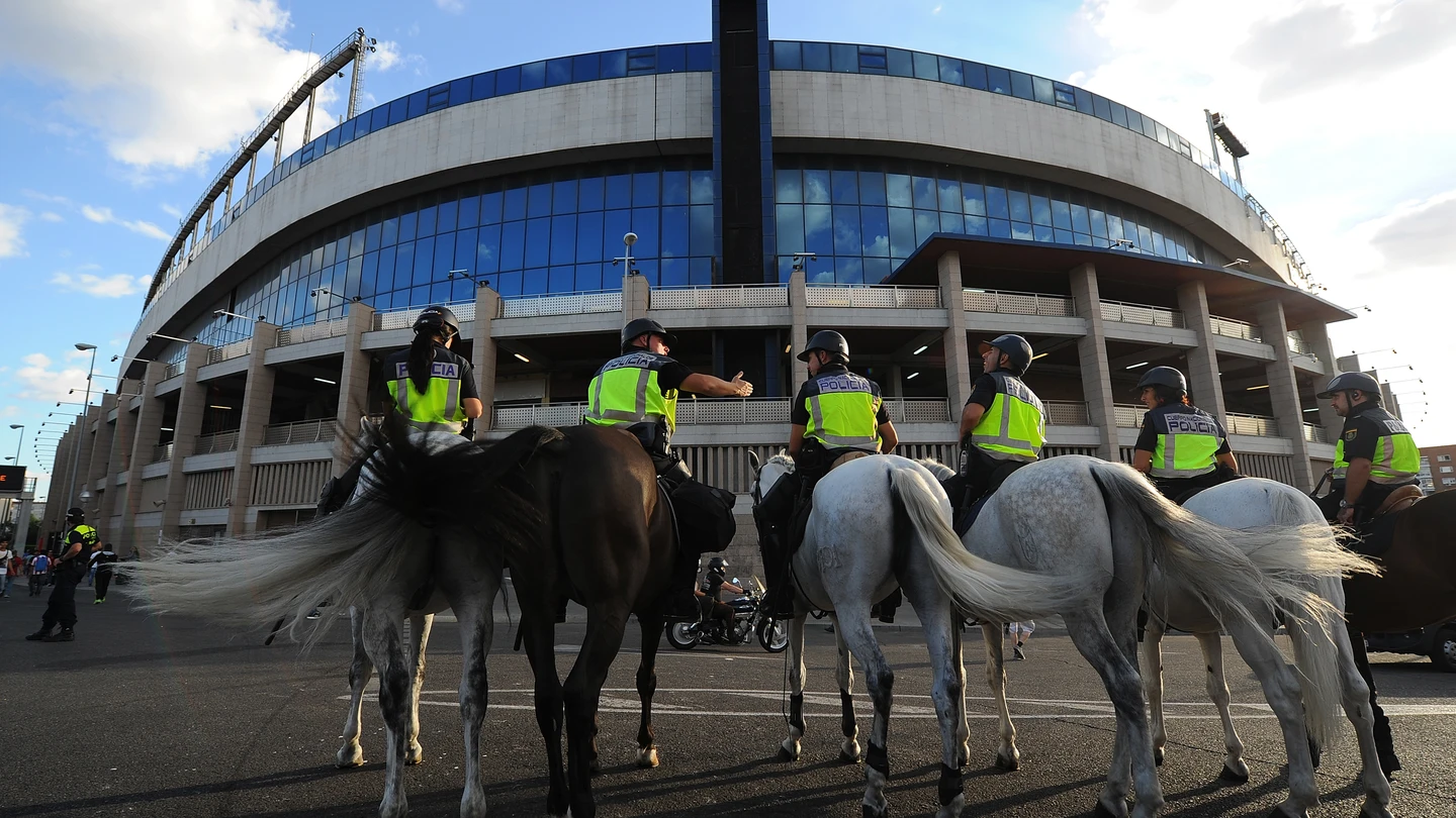 Despliegue policial en el Vicente Calderón Despliegue policial en el Vicente Calderón