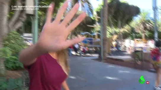 Frame 81.033638 de: Equipo de Investigación vive momentos de tensión con la hija de Pepe López, el polémico telepredicador: "Que sea la última vez que me tocas" Frame 81.033638 de: Equipo de Investigación vive momentos de tensión con la hija de Pepe López, el polémico telepredicador: "Que sea la última vez que me tocas"