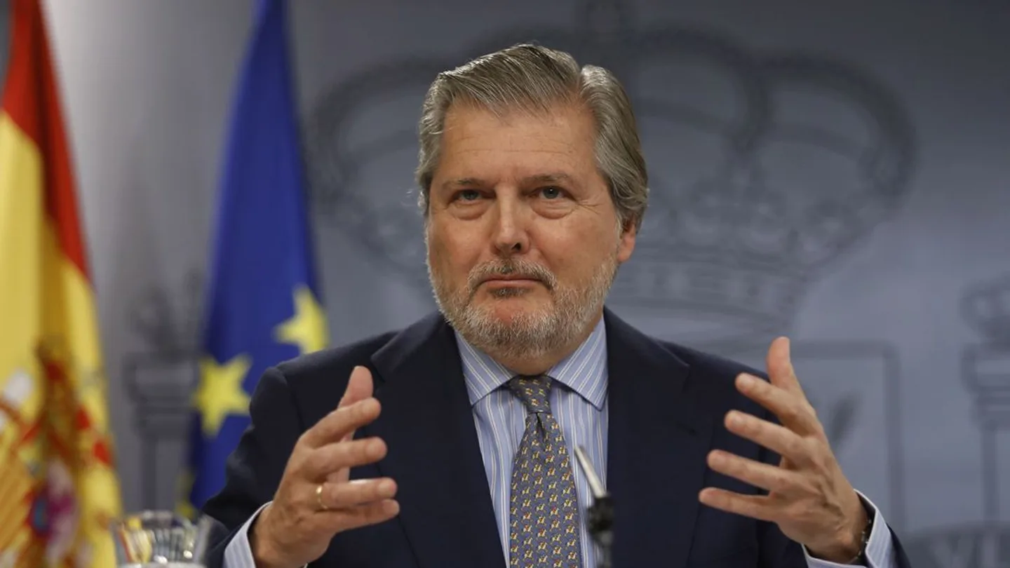 Méndez de Vigo en rueda de prensa Méndez de Vigo en rueda de prensa