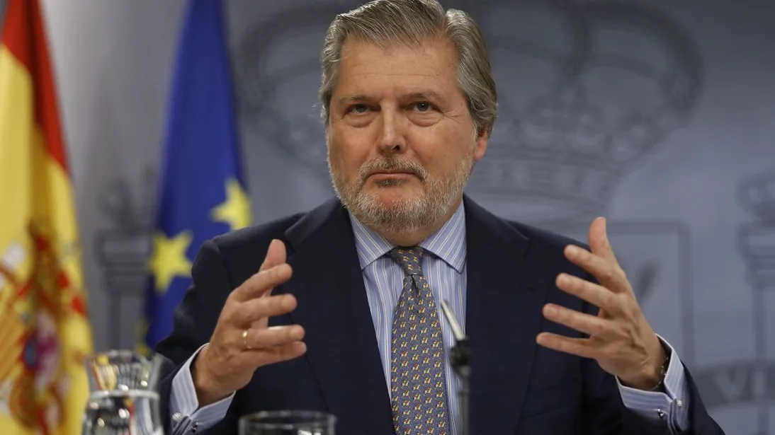 Méndez de Vigo en rueda de prensa Méndez de Vigo en rueda de prensa
