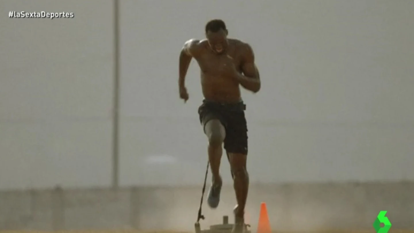 Usain Bolt en uno de sus duros entrenamientos Usain Bolt en uno de sus duros entrenamientos