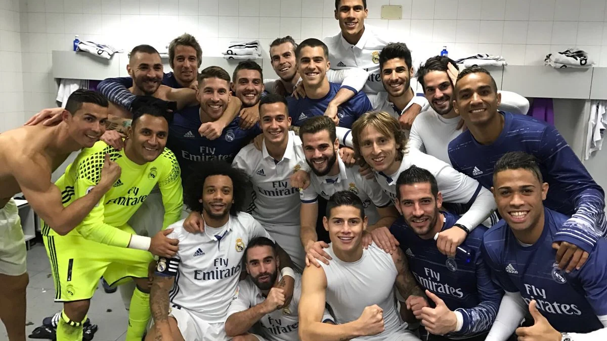 Los jugadores del Real Madrid celebran el triunfo Los jugadores del Real Madrid celebran el triunfo