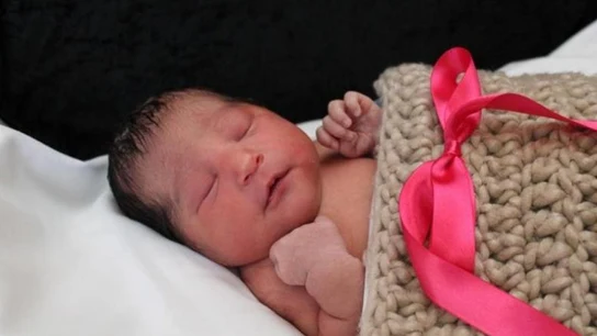 Bebé recién nacida desaparecida en Kansas Bebé recién nacida desaparecida en Kansas