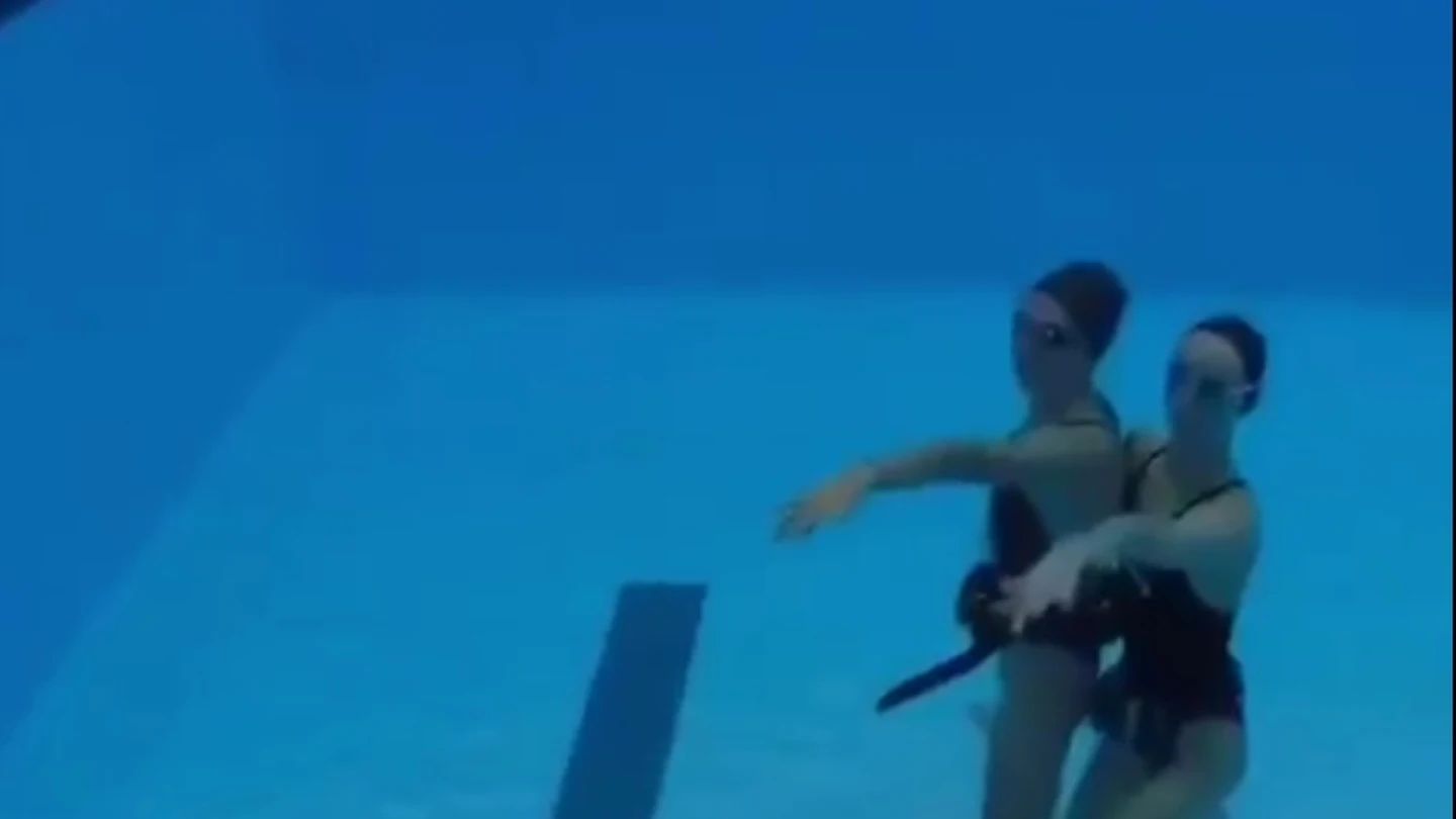 El equipo de natación sincronizada realiza un 'Mannequin Challenge' El equipo de natación sincronizada realiza un 'Mannequin Challenge'