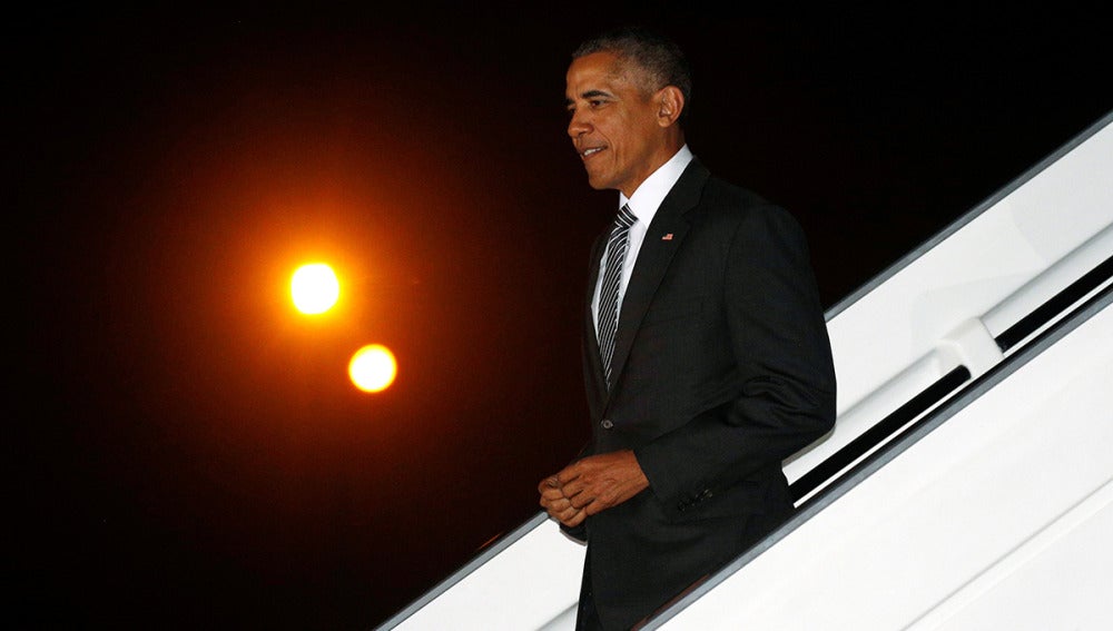 Barack Obama en su llegada a Lima
