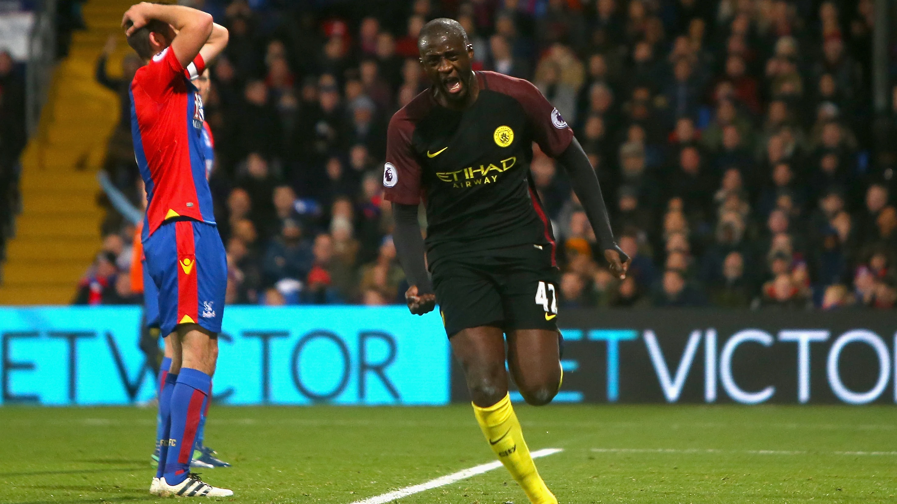 Touré celebra uno de sus goles ante el Crystal Palace