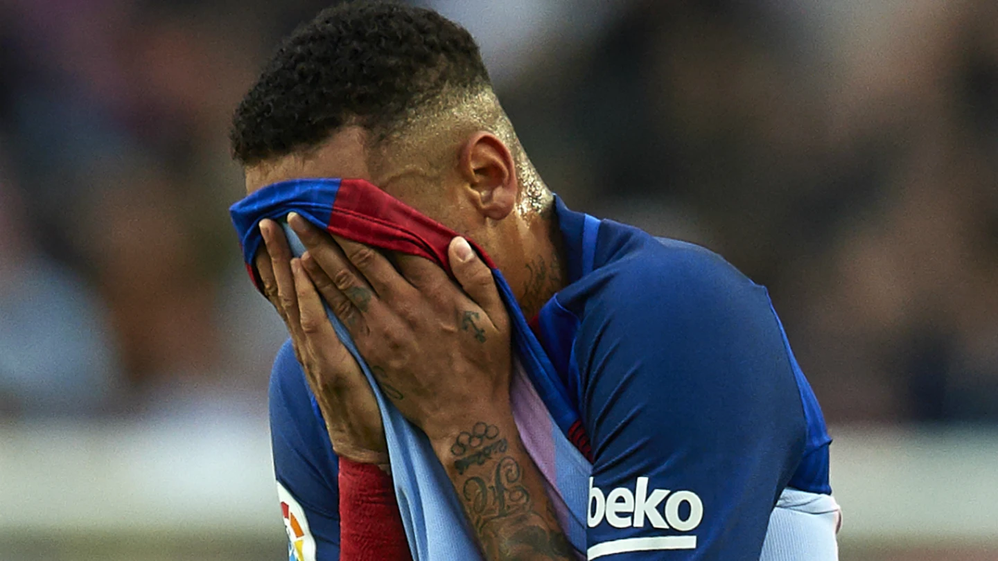 Neymar se lamenta Neymar se lamenta
