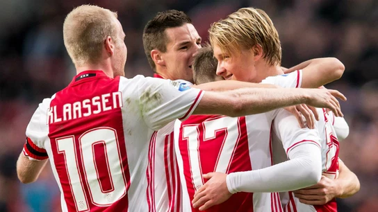 Dolberg celebra un gol con el Ajax Dolberg celebra un gol con el Ajax