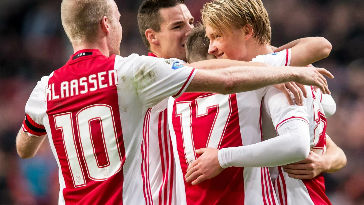 Dolberg celebra un gol con el Ajax