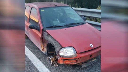 El vehículo después de su detención El vehículo después de su detención