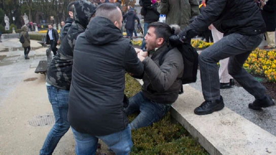 El activista en el momento de la agresión El activista en el momento de la agresión