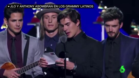 Frame 61.022392 de: El terrible error de Dvicio al entregar un Grammy p&oacute;stumo a Juan Gabriel: "No est&aacute;, la academia se lo har&aacute; llegar"