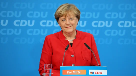 Angela Merkel habla sobre su futuro político como presidenta y canciller de la CDU, durante una conferencia de prensa después de la reunión de la directiva en la sede de la CDU en Berlín Angela Merkel habla sobre su futuro político como presidenta y canciller de la CDU, durante una conferencia de prensa después de la reunión de la directiva en la sede de la CDU en Berlín
