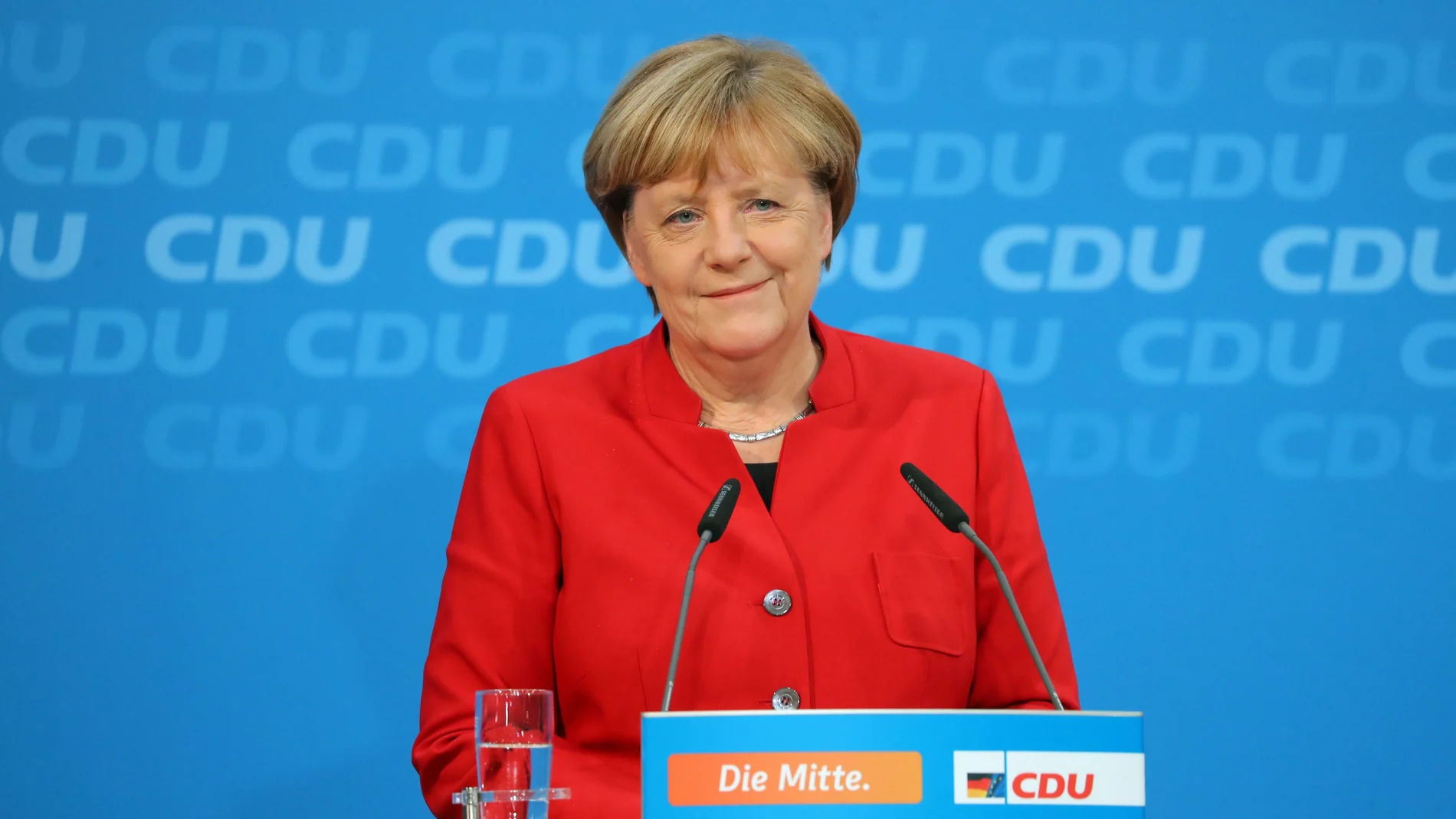 Angela Merkel habla sobre su futuro político como presidenta y canciller de la CDU, durante una conferencia de prensa después de la reunión de la directiva en la sede de la CDU en Berlín