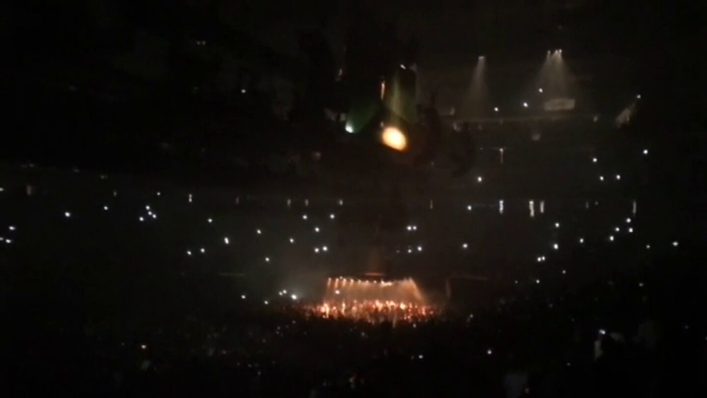Frame 2.397569 de: "A veces nos metemos demasiado en pol&iacute;tica y nos olvidamos de qui&eacute;nes somos",las duras palabras de Kanye West en uno de sus conciertos 