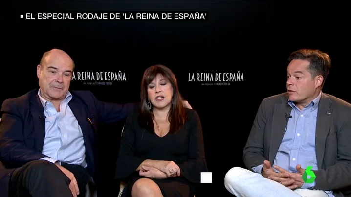 Frame 35.844418 de: Jorge Sanz bromea con la visita de la reina Letizia al rodaje de 'La Reina de España': "Estás cogida del brazo de un galán"