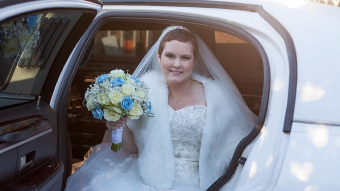 Amber Snailham, enferma terminal del c&aacute;ncer, el d&iacute;a de su boda