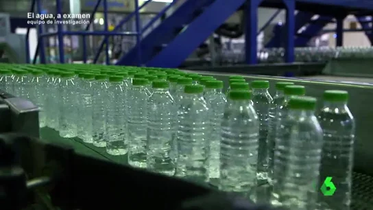 Frame 183.455974 de: agua embotellada Frame 183.455974 de: agua embotellada