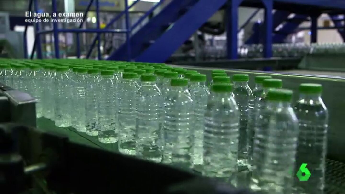 Frame 183.455974 de: agua embotellada